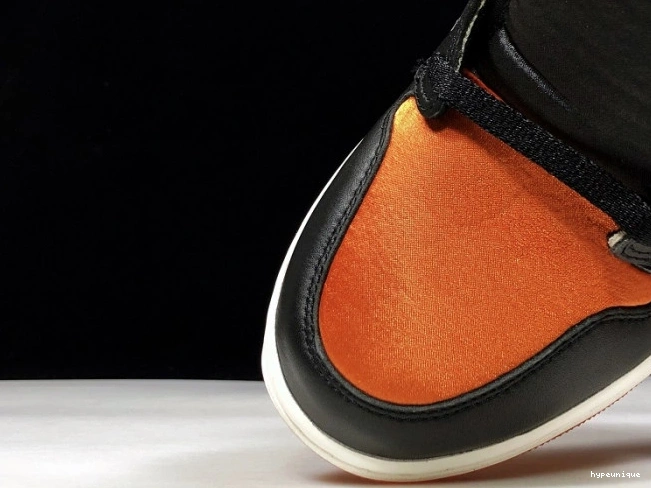 HYPE Jordan AV3725-010 Air 1 Shattered Womens Backboard Satin Retro 0812
